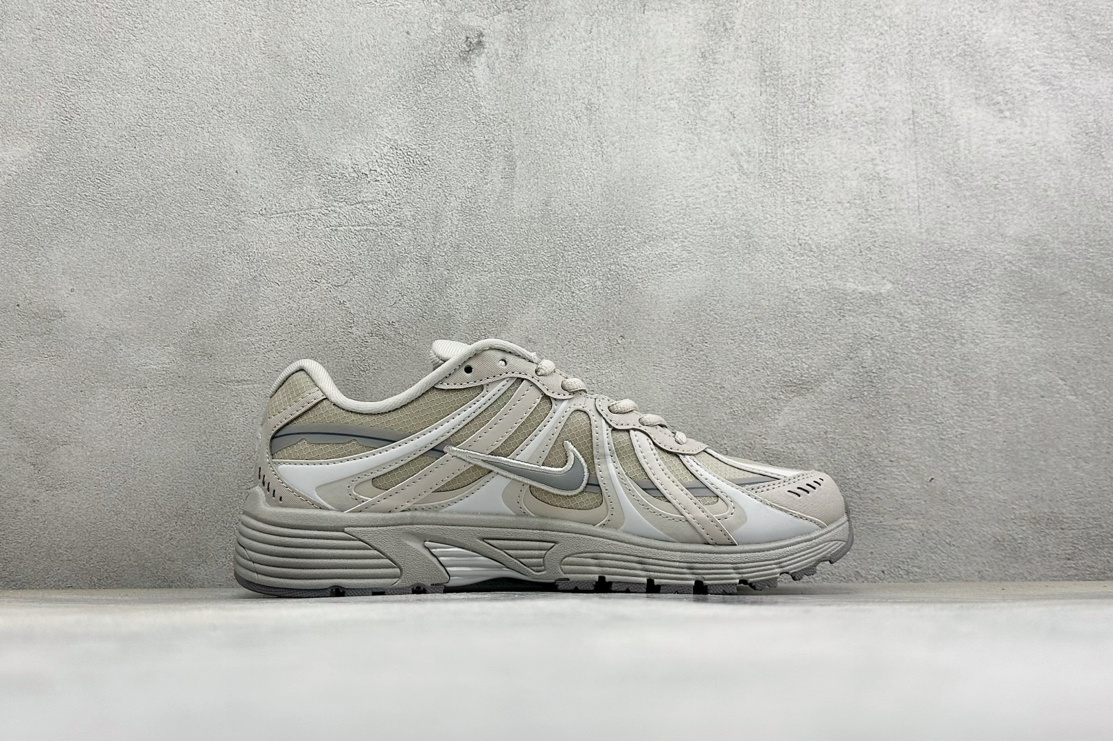 NIKE P-9000 复古休闲 耐克 低帮休闲城市通勤跑步鞋 货号: IZ4751-003 尺码: 36-45没半码 