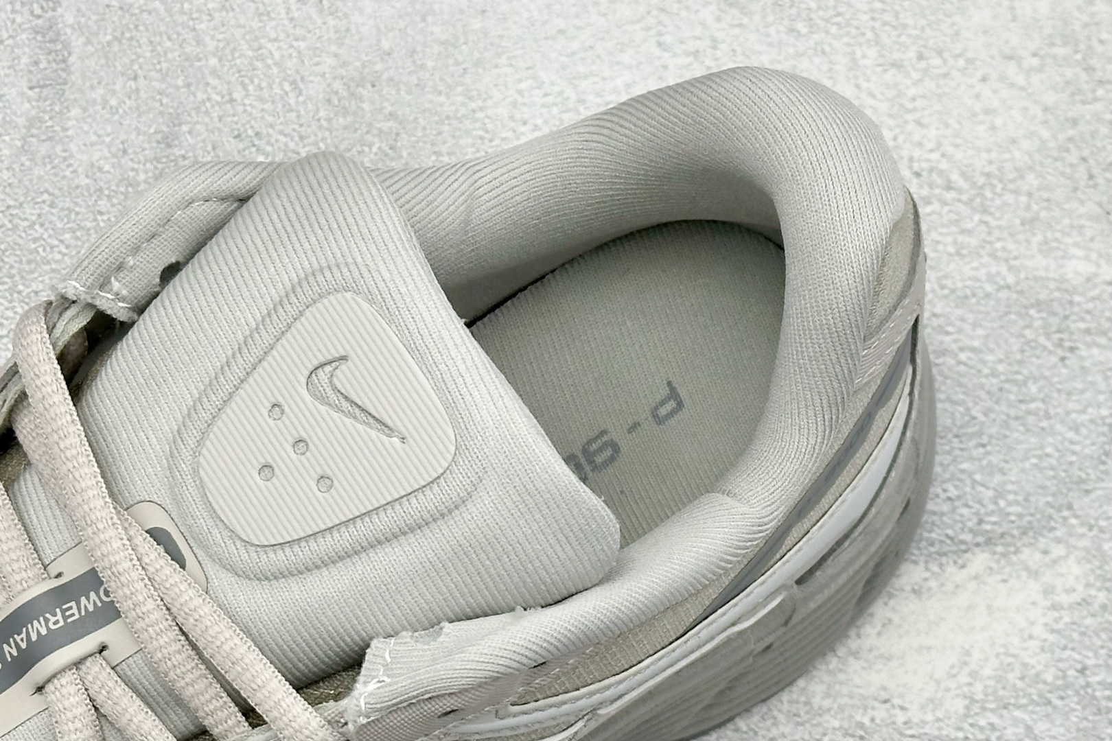NIKE P-9000 复古休闲 耐克 低帮休闲城市通勤跑步鞋 货号: IZ4751-003 尺码: 36-45没半码 