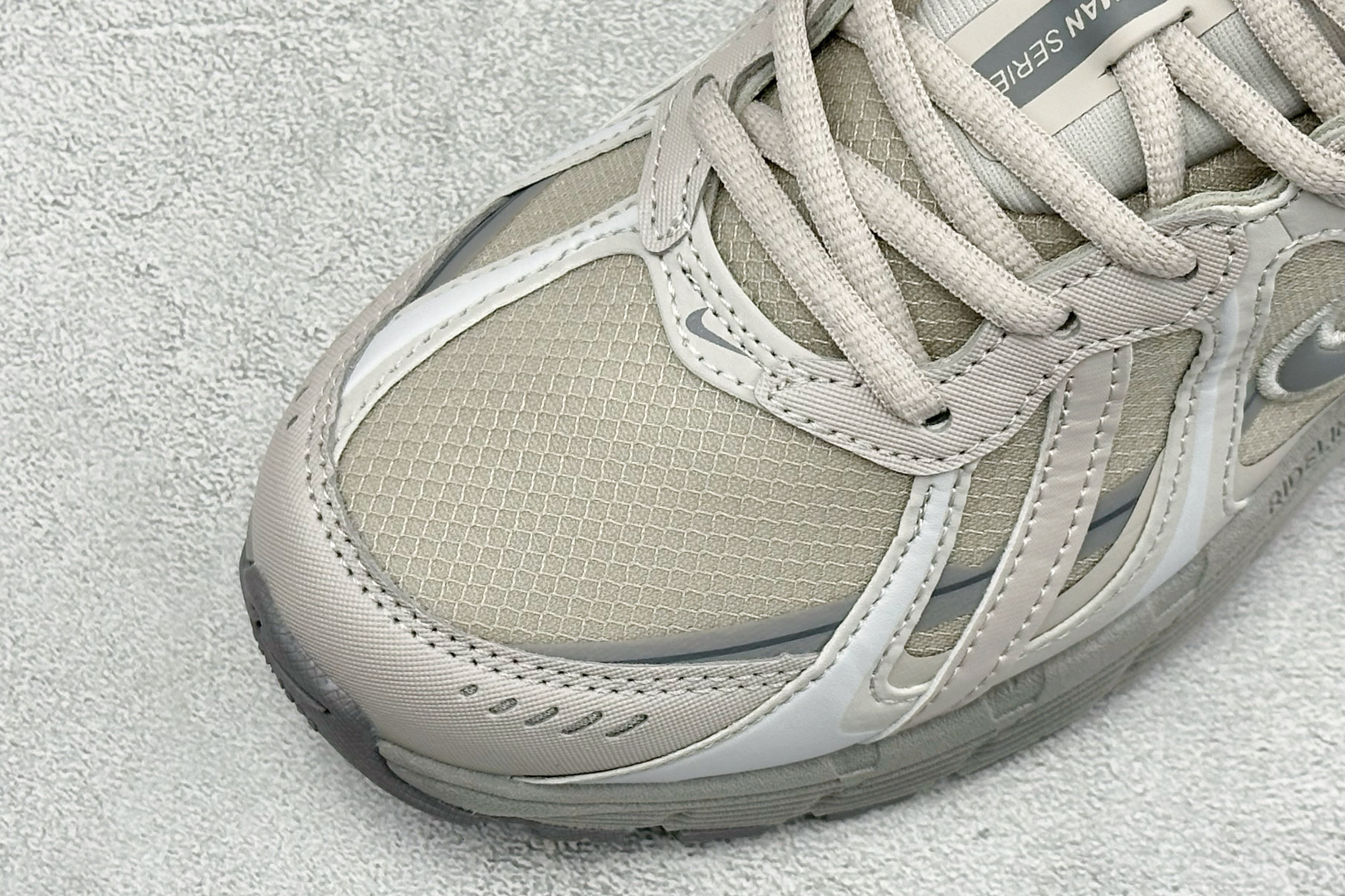 NIKE P-9000 复古休闲 耐克 低帮休闲城市通勤跑步鞋 货号: IZ4751-003 尺码: 36-45没半码 