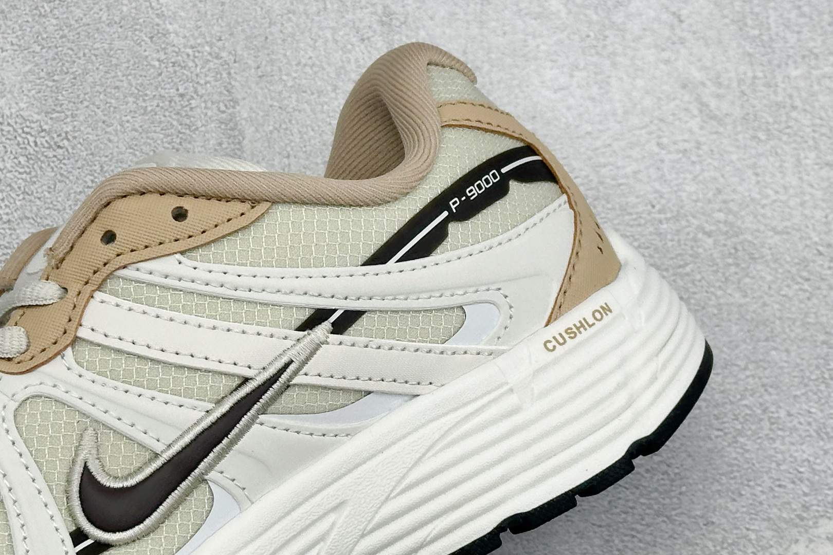 NIKE P-9000 复古休闲 耐克 低帮休闲城市通勤跑步鞋 货号: IZ4752-002 尺码: 36-45没半码 