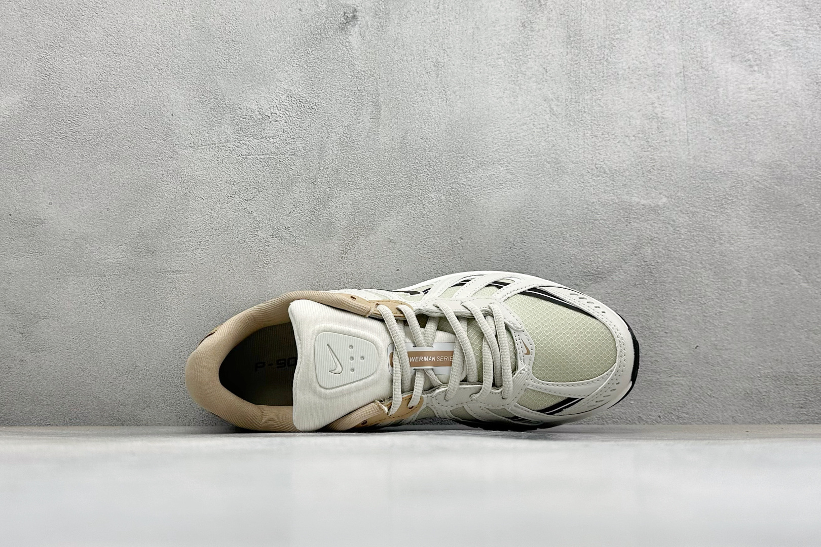 NIKE P-9000 复古休闲 耐克 低帮休闲城市通勤跑步鞋 货号: IZ4752-002 尺码: 36-45没半码 