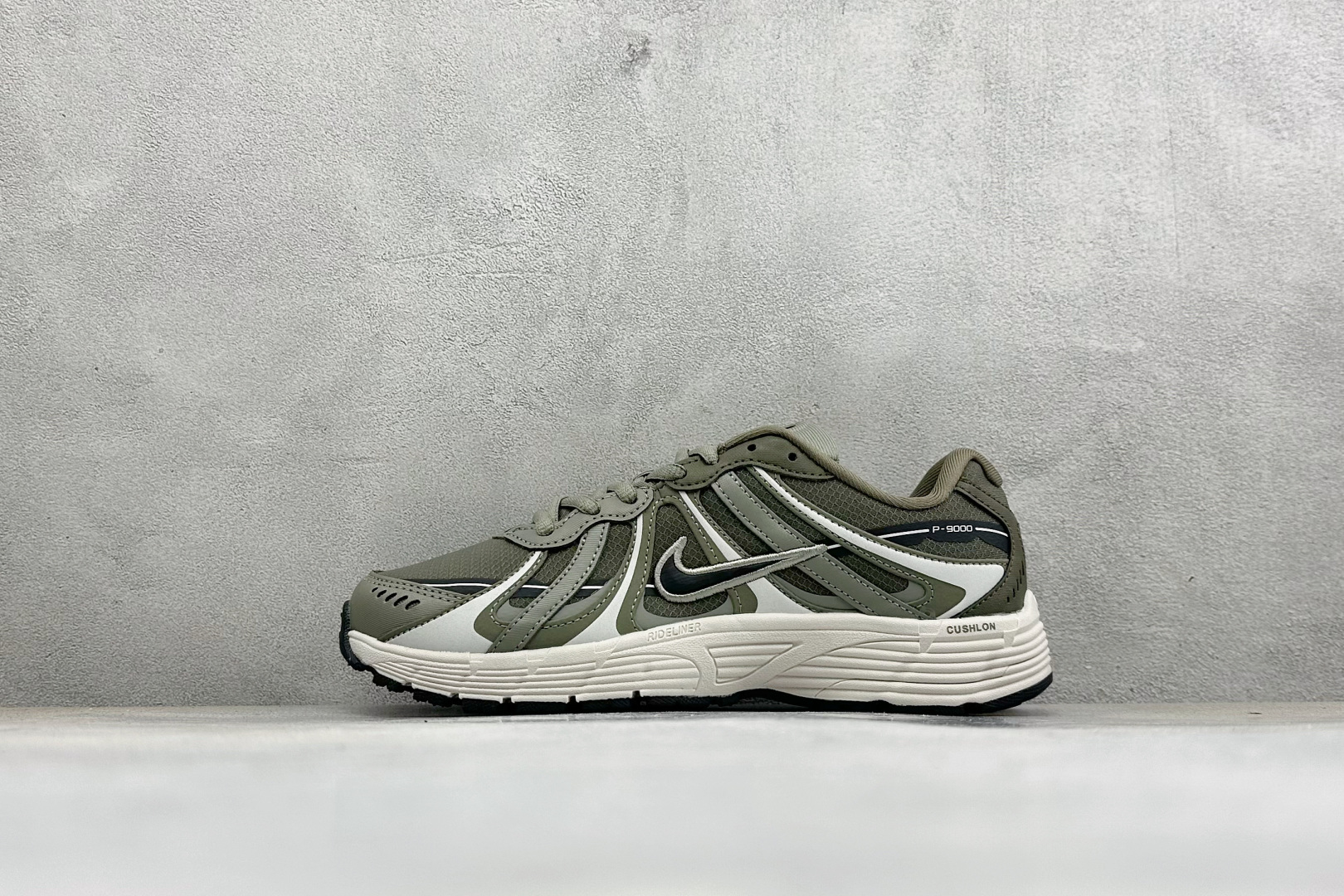 NIKE P-9000 复古休闲 耐克 低帮休闲城市通勤跑步鞋 货号: IZ4752-300 尺码: 36-45没半码 NIKE P-9000 复古休闲 耐克 低帮休闲城市通勤跑步鞋 货号: IZ4752-300 尺码: 36-45没半码