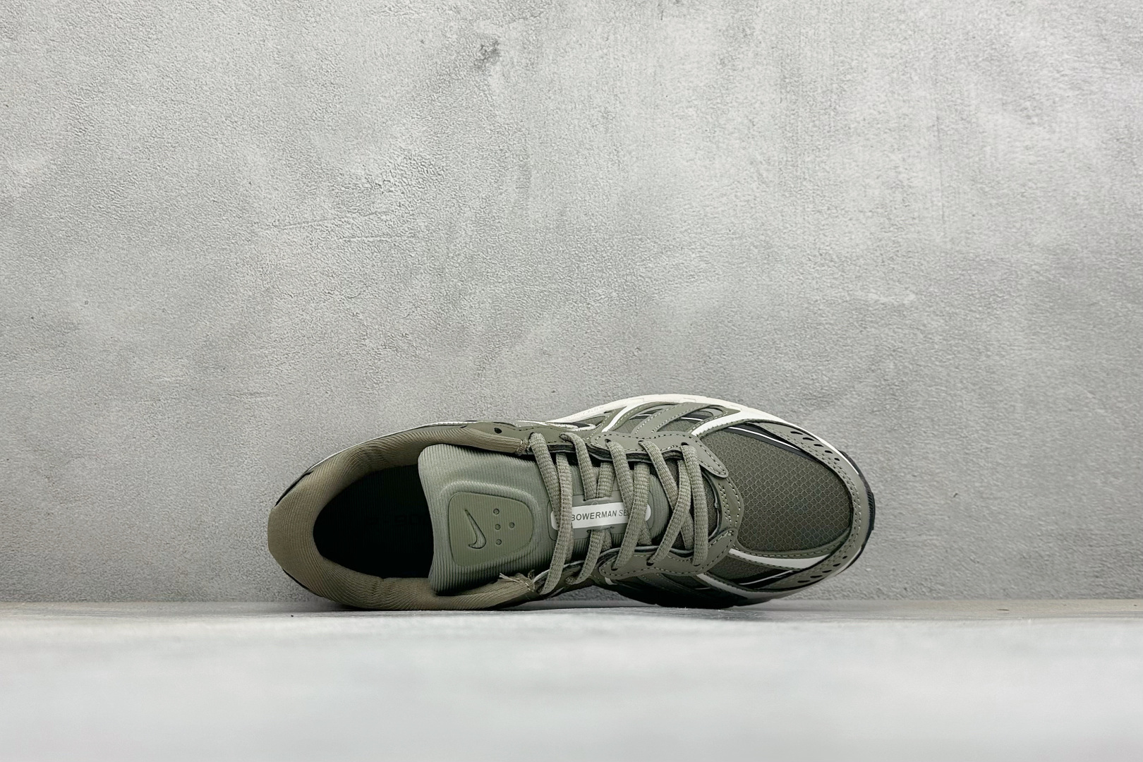 NIKE P-9000 复古休闲 耐克 低帮休闲城市通勤跑步鞋 货号: IZ4752-300 尺码: 36-45没半码 