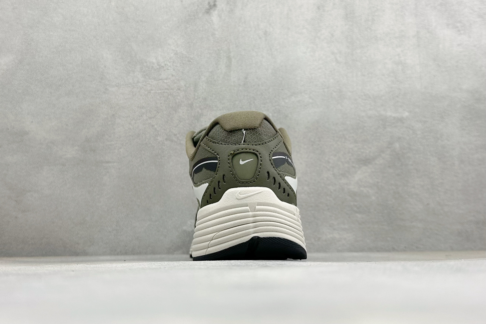 NIKE P-9000 复古休闲 耐克 低帮休闲城市通勤跑步鞋 货号: IZ4752-300 尺码: 36-45没半码 