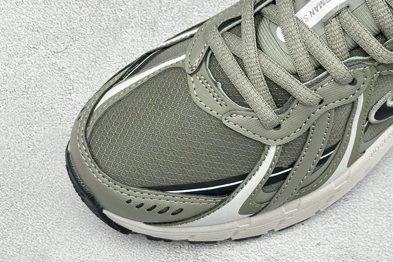 NIKE P-9000 复古休闲 耐克 低帮休闲城市通勤跑步鞋 货号: IZ4752-300 尺码: 36-45没半码 