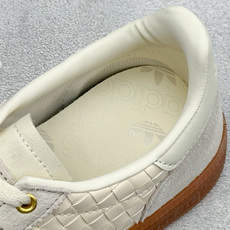 Adidas Handball Spezial 阿迪达斯经典款 复古休闲板鞋 全鞋采用反毛皮制作 牛筋耐磨大底 承载青春 Adidas Handball Spezial 阿迪达斯经典款 复古休闲板鞋 全鞋采用反毛皮制作 牛筋耐磨大底 承载青春