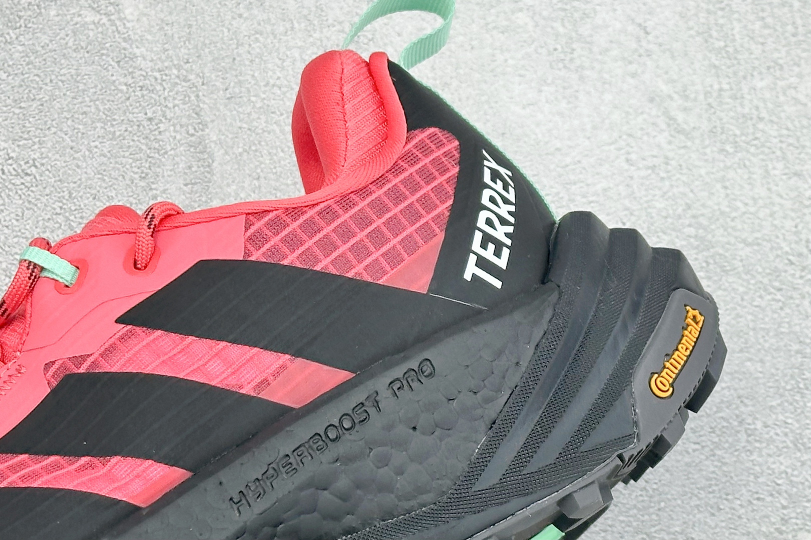 Adidas Terrex Freehiker 3 Low GTX 阿迪达斯透气缓震休闲生活鞋 货号：KI8282 尺码