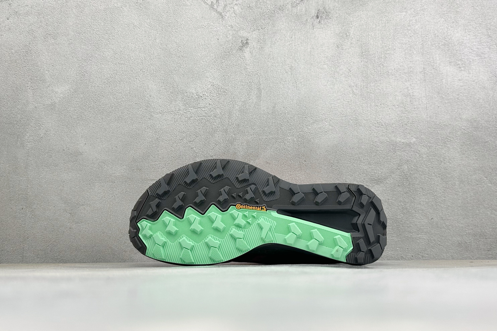 Adidas Terrex Freehiker 3 Low GTX 阿迪达斯透气缓震休闲生活鞋 货号：KI8282 尺码