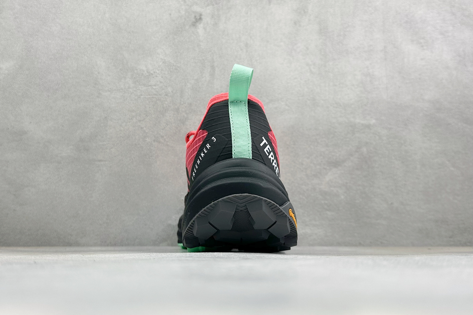 Adidas Terrex Freehiker 3 Low GTX 阿迪达斯透气缓震休闲生活鞋 货号：KI8282 尺码