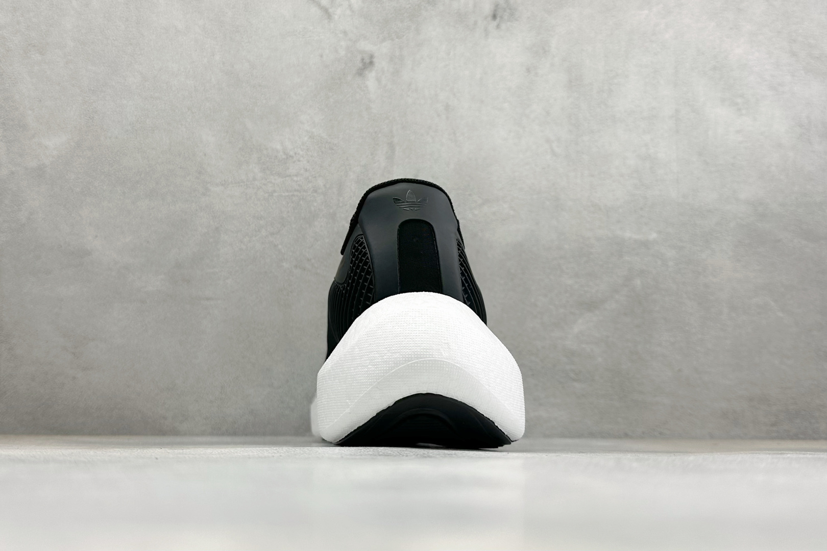 Adidas HyperBoost Edge M 阿迪达斯全新爆米花透气缓震跑步鞋 货号：LA6216 尺码：36 36
