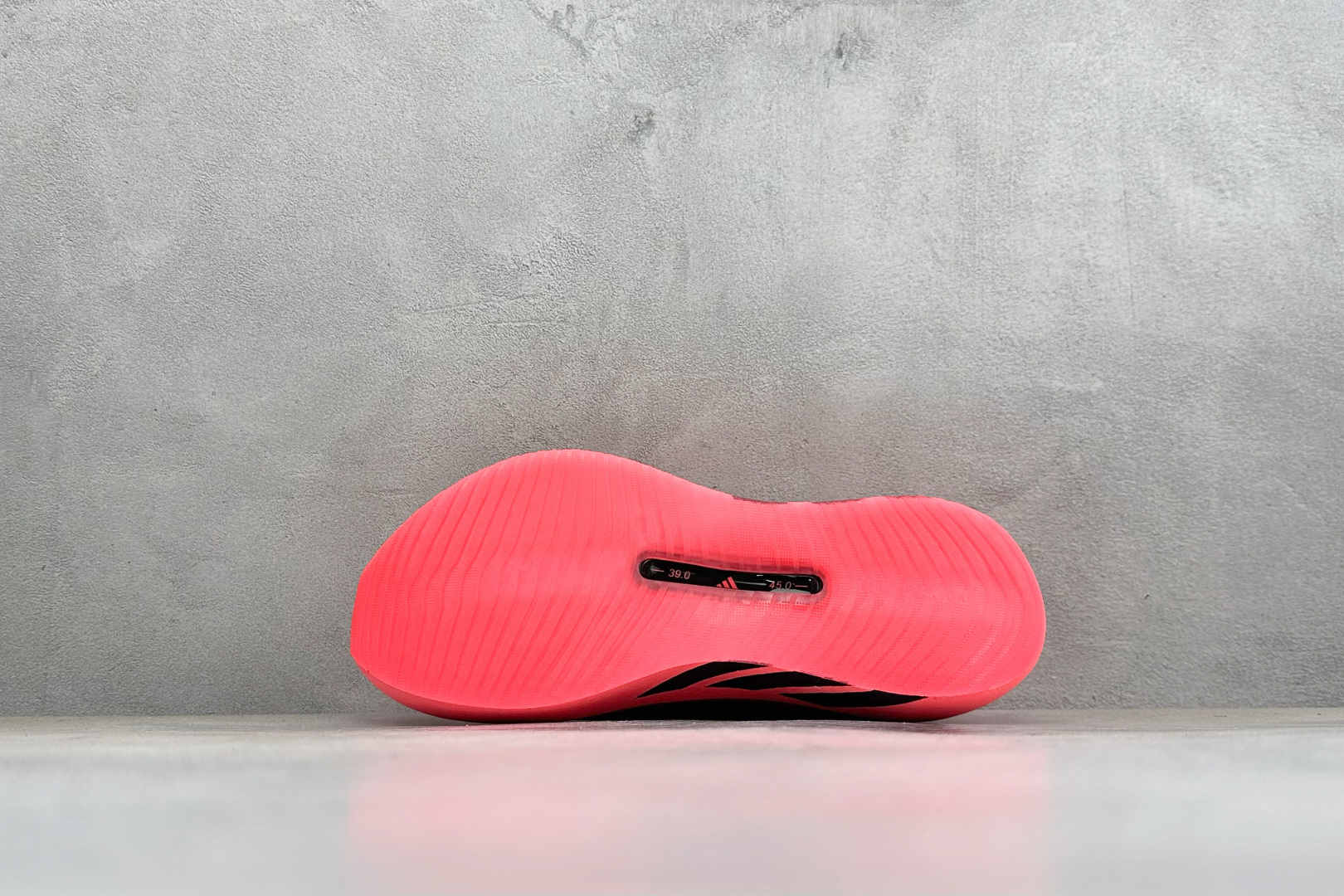 Adidas HyperBoost Edge M 阿迪达斯全新爆米花透气缓震跑步鞋 货号:KH8128 尺码:36 3 Adidas HyperBoost Edge M 阿迪达斯全新爆米花透气缓震跑步鞋 货号:KH8128 尺码:36 3