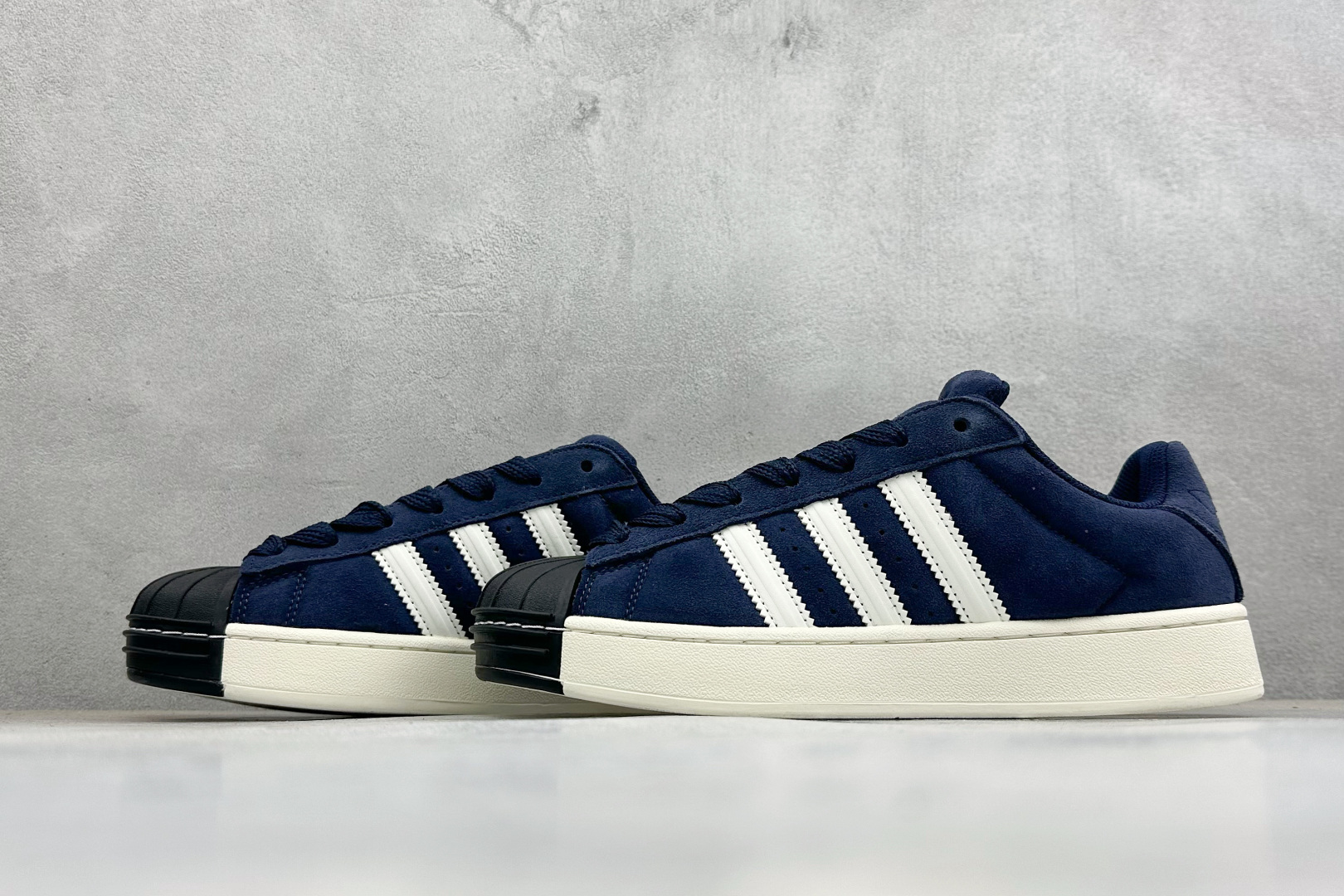 D版AD Originals Superstar 贝壳头板鞋 采用全新头层拼接皮革材质 后跟采用特色3D立体印字 渠道正 D版AD Originals Superstar 贝壳头板鞋 采用全新头层拼接皮革材质 后跟采用特色3D立体印字 渠道正