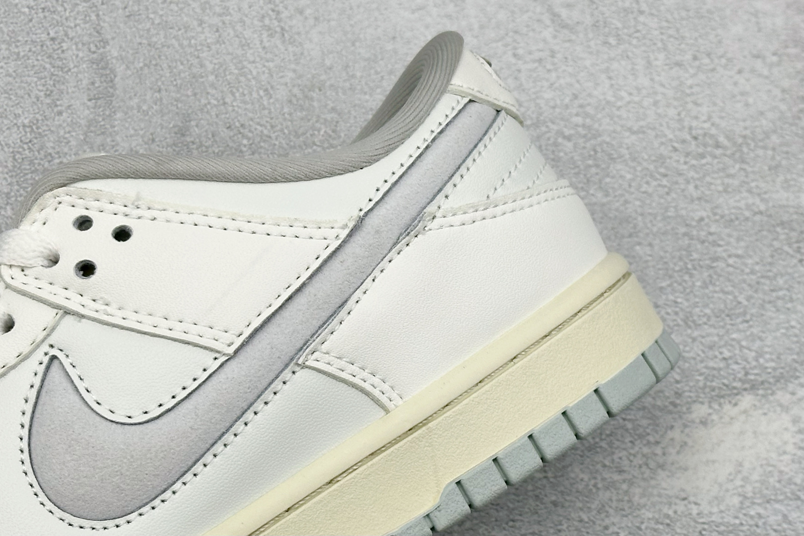 K版Nike SB Dunk Low 低帮休闲板鞋 独家版型蒸餾加工帶來的是更好的视觉和脚感体验大厂纯原品质出货 清洁度 K版Nike SB Dunk Low 低帮休闲板鞋 独家版型蒸餾加工帶來的是更好的视觉和脚感体验大厂纯原品质出货 清洁度