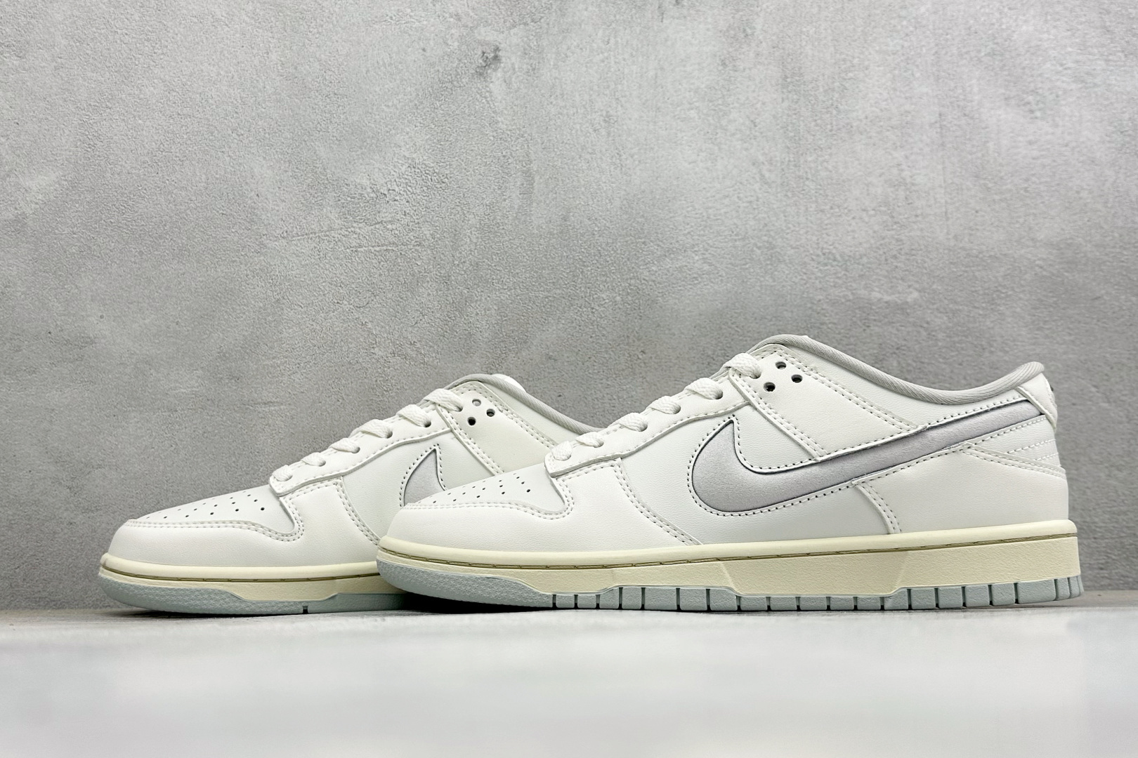 K版Nike SB Dunk Low 低帮休闲板鞋 独家版型蒸餾加工帶來的是更好的视觉和脚感体验大厂纯原品质出货 清洁度 K版Nike SB Dunk Low 低帮休闲板鞋 独家版型蒸餾加工帶來的是更好的视觉和脚感体验大厂纯原品质出货 清洁度