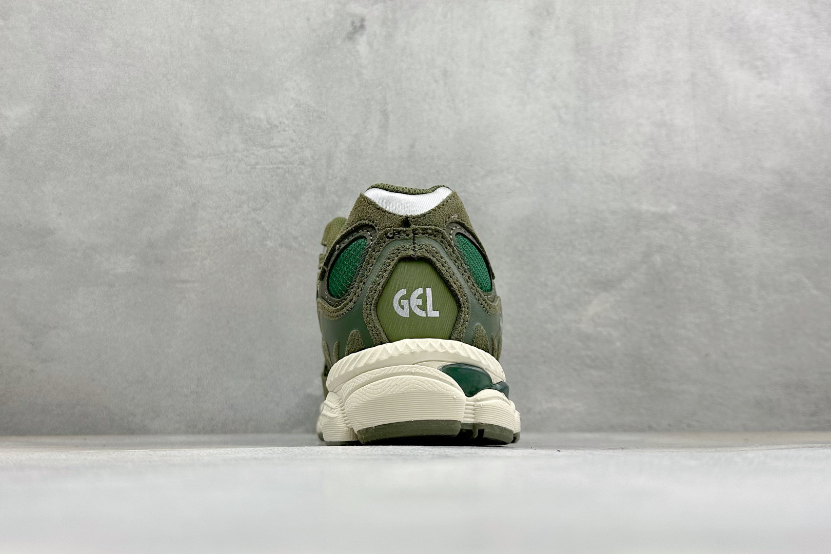 Asics Gel-NYC 亚瑟士 防滑耐磨 休闲运动鞋 采用双层提花网面设计 提高包裹性和透气性 后跟搭载稳定系统科技