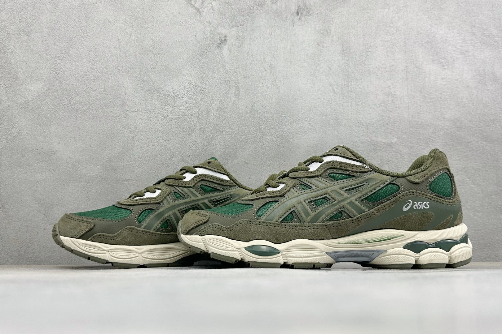 Asics Gel-NYC 亚瑟士 防滑耐磨 休闲运动鞋 采用双层提花网面设计 提高包裹性和透气性 后跟搭载稳定系统科技