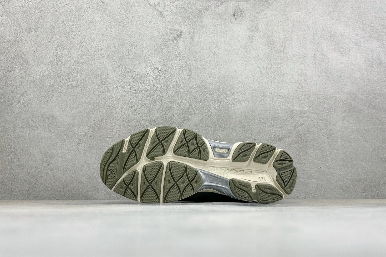 Asics Gel-NYC 亚瑟士 防滑耐磨 休闲运动鞋 采用双层提花网面设计 提高包裹性和透气性 后跟搭载稳定系统科技