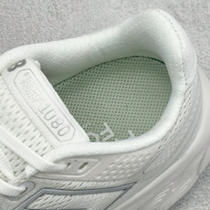 NEW BALANCE 1080V13 缓震运动鞋NB透气运动休闲跑鞋 DETAIL INFO可靠的舒适性和高性能相结合 NEW BALANCE 1080V13 缓震运动鞋NB透气运动休闲跑鞋 DETAIL INFO可靠的舒适性和高性能相结合