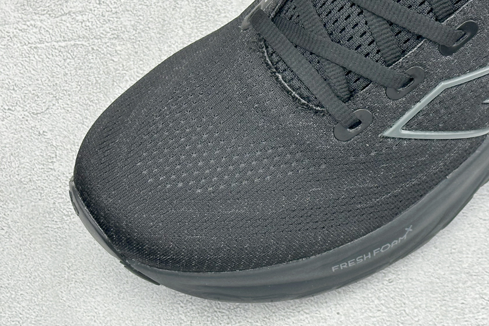 NEW BALANCE 1080V13 缓震运动鞋NB透气运动休闲跑鞋 DETAIL INFO可靠的舒适性和高性能相结合