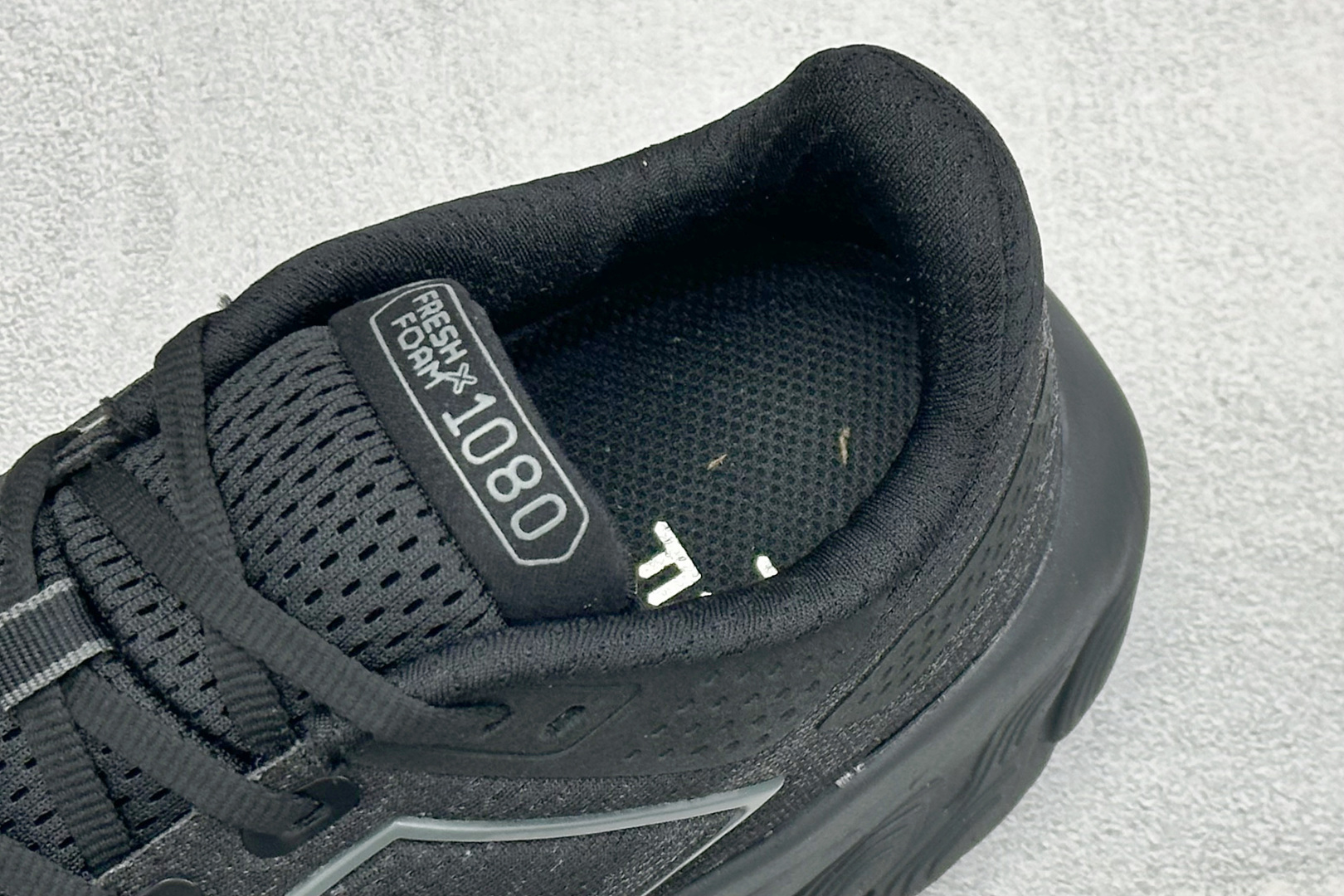 NEW BALANCE 1080V13 缓震运动鞋NB透气运动休闲跑鞋 DETAIL INFO可靠的舒适性和高性能相结合