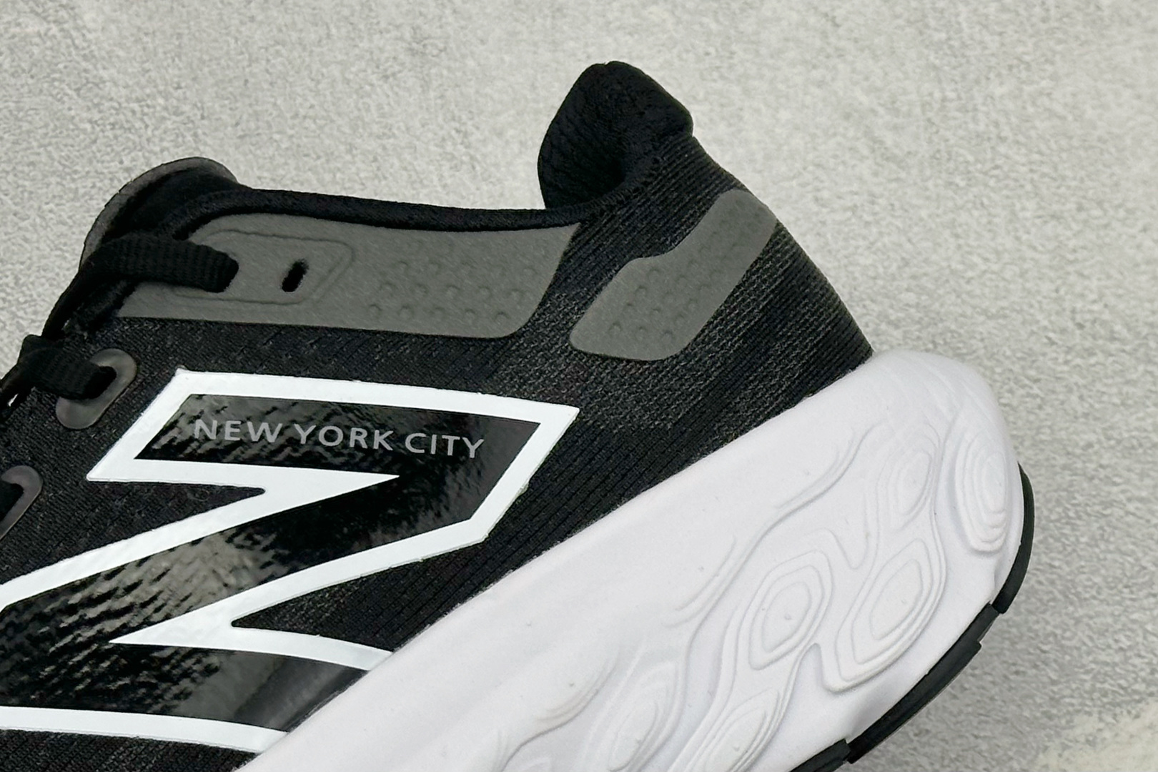 NEW BALANCE 1080V13 缓震运动鞋NB透气运动休闲跑鞋 DETAIL INFO可靠的舒适性和高性能相结合