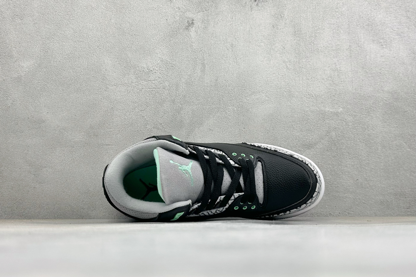 福利特价 Air Jordan 3 Retro 迈克尔·乔丹AJ3代中帮复古休闲运动文化篮球鞋 货号: CT8532-0 福利特价 Air Jordan 3 Retro 迈克尔·乔丹AJ3代中帮复古休闲运动文化篮球鞋 货号: CT8532-0