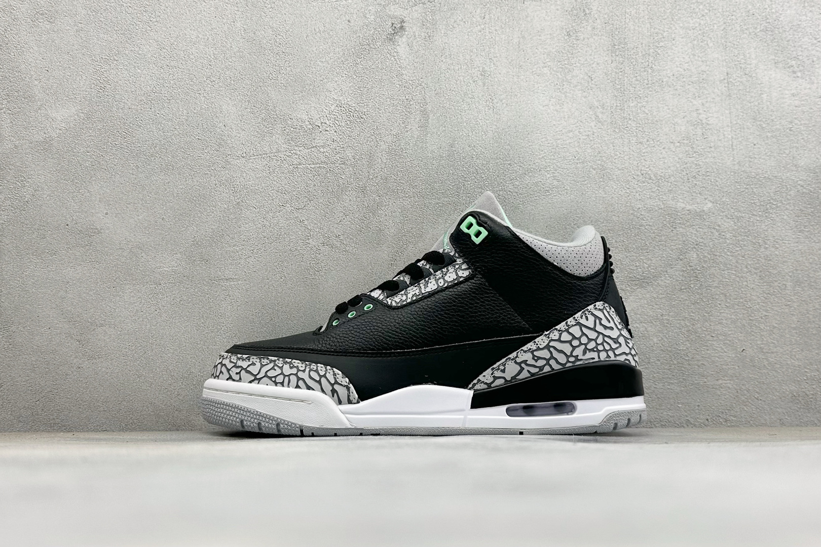 福利特价 Air Jordan 3 Retro 迈克尔·乔丹AJ3代中帮复古休闲运动文化篮球鞋 货号: CT8532-0 福利特价 Air Jordan 3 Retro 迈克尔·乔丹AJ3代中帮复古休闲运动文化篮球鞋 货号: CT8532-0