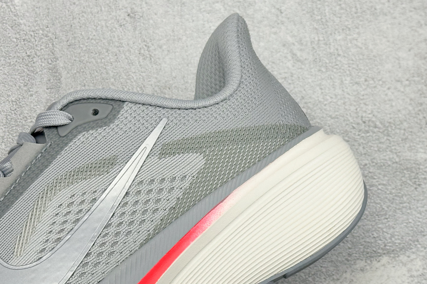 Nike Air Zoom Pegasus 42 耐克网面透气轻便耐磨跑鞋 货号:IB1873-004 尺码:36 36 Nike Air Zoom Pegasus 42 耐克网面透气轻便耐磨跑鞋 货号:IB1873-004 尺码:36 36