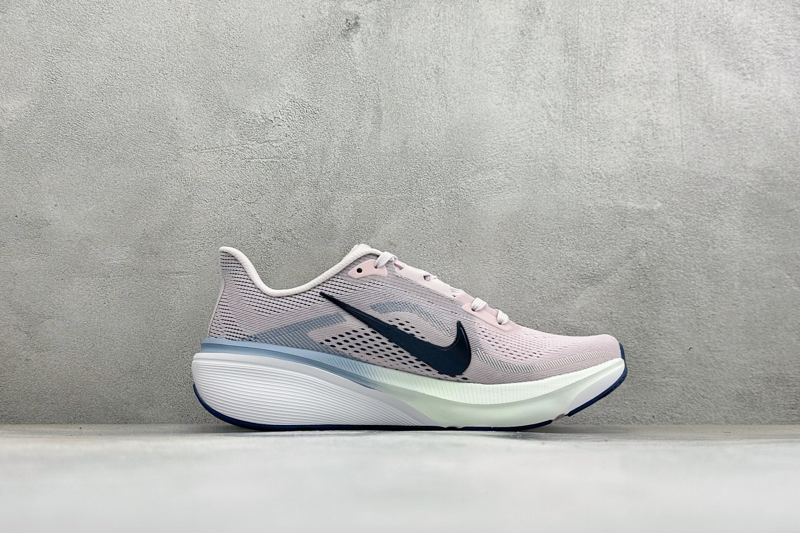 Nike Air Zoom Pegasus 42 耐克网面透气轻便耐磨跑鞋 货号:IB1881-500 尺码:36 3 Nike Air Zoom Pegasus 42 耐克网面透气轻便耐磨跑鞋 货号:IB1881-500 尺码:36 3