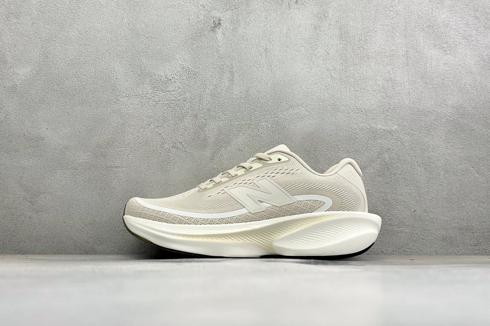 福利特价 New Balance Ellipse v1 舒适贴合透气跑步鞋 货号：WELPS932 尺码：36-45 