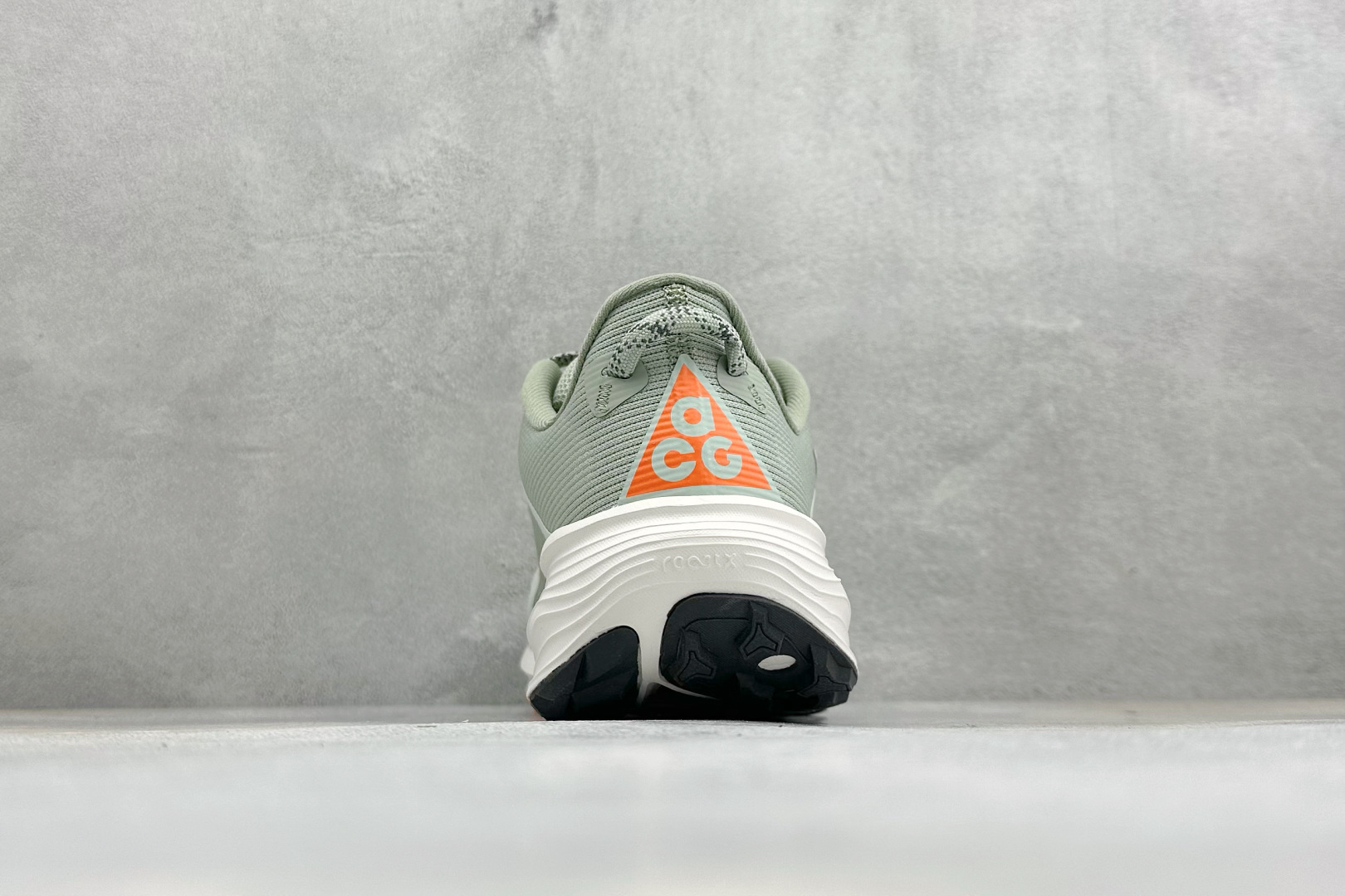 NIKE ACG PEGASUS TRAIL 网面耐磨防震跑步鞋 登月兼顾迅疾外观和稳固脚感 后跟覆面和中足动态支撑巧妙 NIKE ACG PEGASUS TRAIL 网面耐磨防震跑步鞋 登月兼顾迅疾外观和稳固脚感 后跟覆面和中足动态支撑巧妙