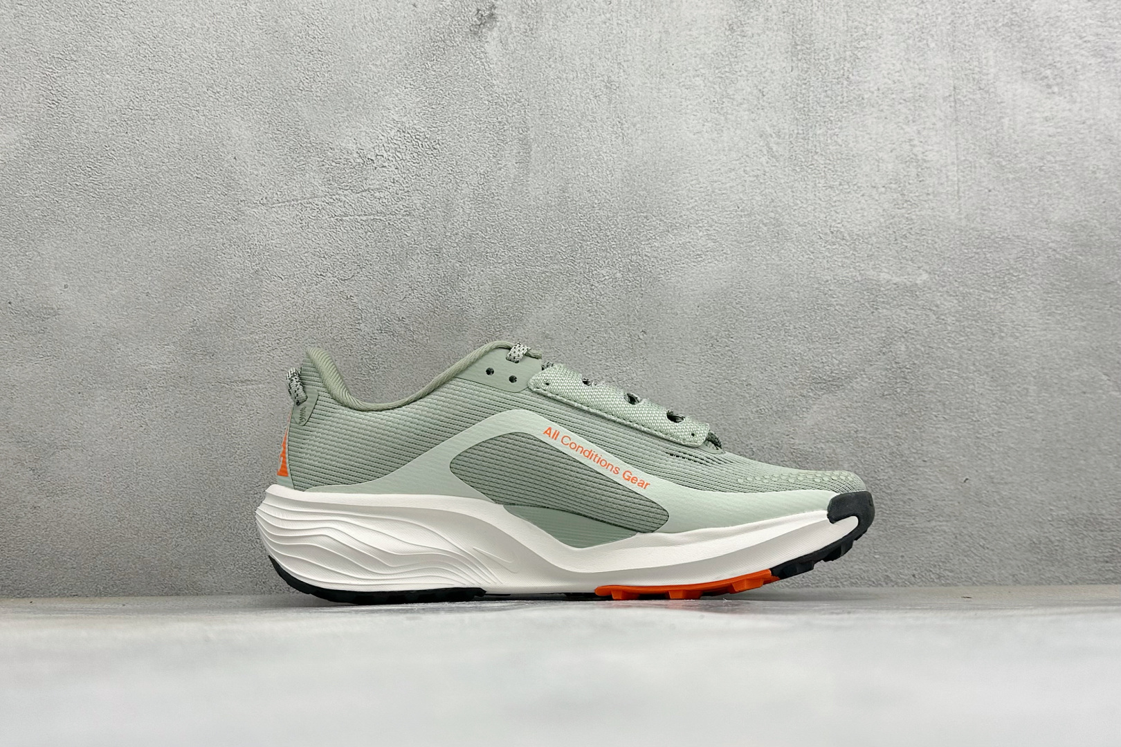 NIKE ACG PEGASUS TRAIL 网面耐磨防震跑步鞋 登月兼顾迅疾外观和稳固脚感 后跟覆面和中足动态支撑巧妙 NIKE ACG PEGASUS TRAIL 网面耐磨防震跑步鞋 登月兼顾迅疾外观和稳固脚感 后跟覆面和中足动态支撑巧妙