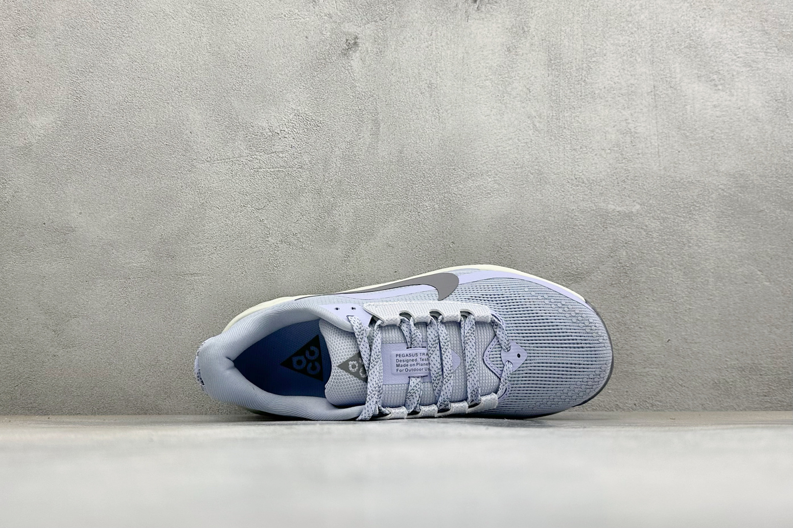 NIKE ACG PEGASUS TRAIL 网面耐磨防震跑步鞋 登月兼顾迅疾外观和稳固脚感 后跟覆面和中足动态支撑巧妙