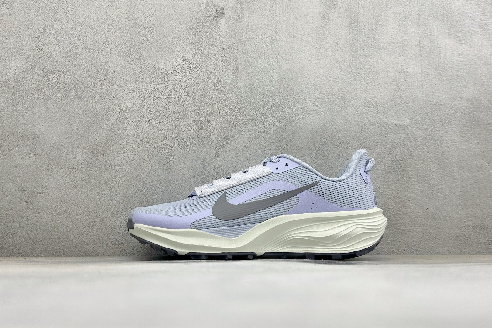 NIKE ACG PEGASUS TRAIL 网面耐磨防震跑步鞋 登月兼顾迅疾外观和稳固脚感 后跟覆面和中足动态支撑巧妙 NIKE ACG PEGASUS TRAIL 网面耐磨防震跑步鞋 登月兼顾迅疾外观和稳固脚感 后跟覆面和中足动态支撑巧妙
