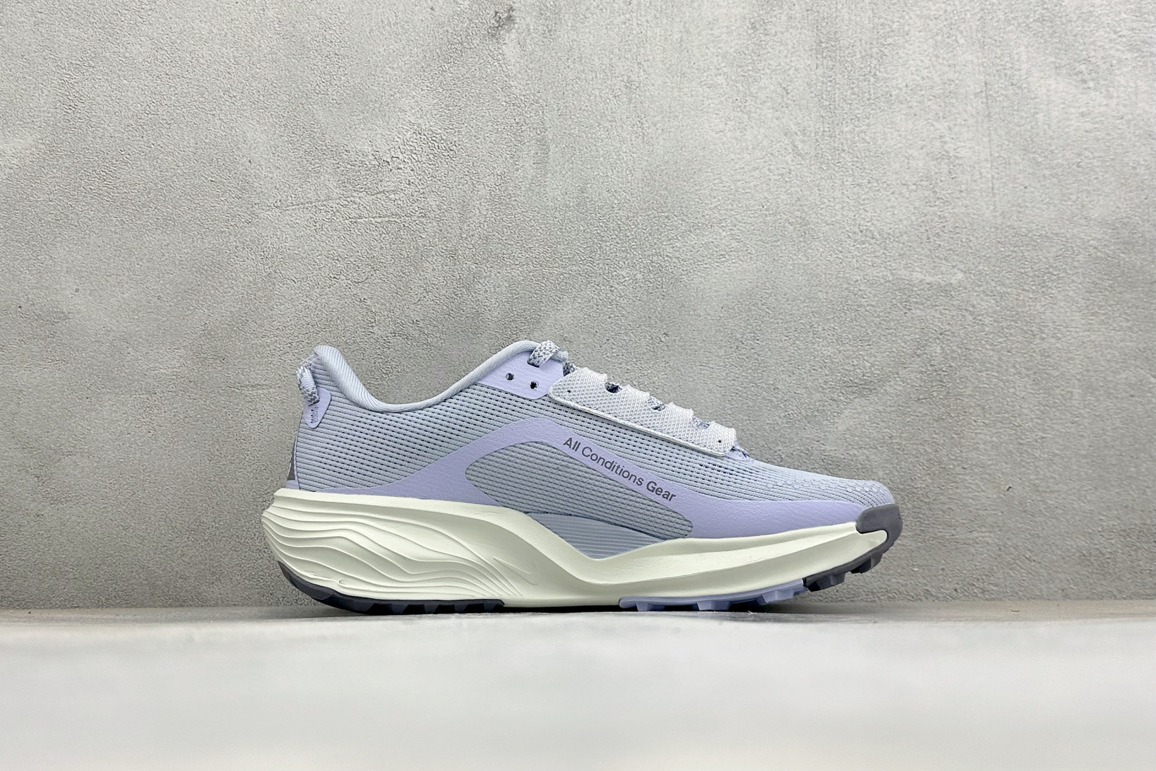 NIKE ACG PEGASUS TRAIL 网面耐磨防震跑步鞋 登月兼顾迅疾外观和稳固脚感 后跟覆面和中足动态支撑巧妙