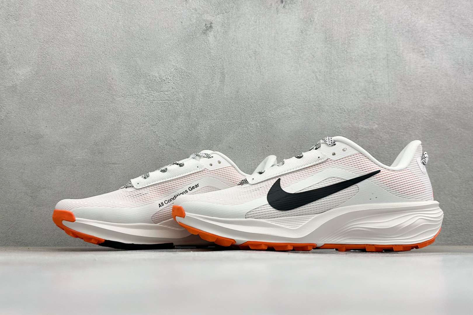 NIKE ACG PEGASUS TRAIL 网面耐磨防震跑步鞋 登月兼顾迅疾外观和稳固脚感 后跟覆面和中足动态支撑巧妙 NIKE ACG PEGASUS TRAIL 网面耐磨防震跑步鞋 登月兼顾迅疾外观和稳固脚感 后跟覆面和中足动态支撑巧妙