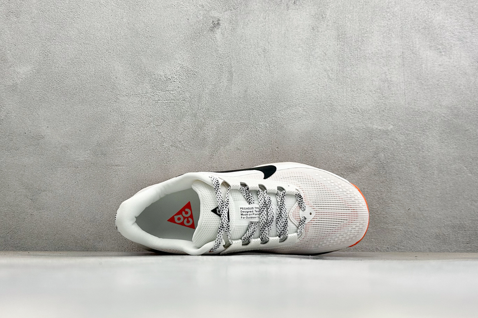 NIKE ACG PEGASUS TRAIL 网面耐磨防震跑步鞋 登月兼顾迅疾外观和稳固脚感 后跟覆面和中足动态支撑巧妙 NIKE ACG PEGASUS TRAIL 网面耐磨防震跑步鞋 登月兼顾迅疾外观和稳固脚感 后跟覆面和中足动态支撑巧妙