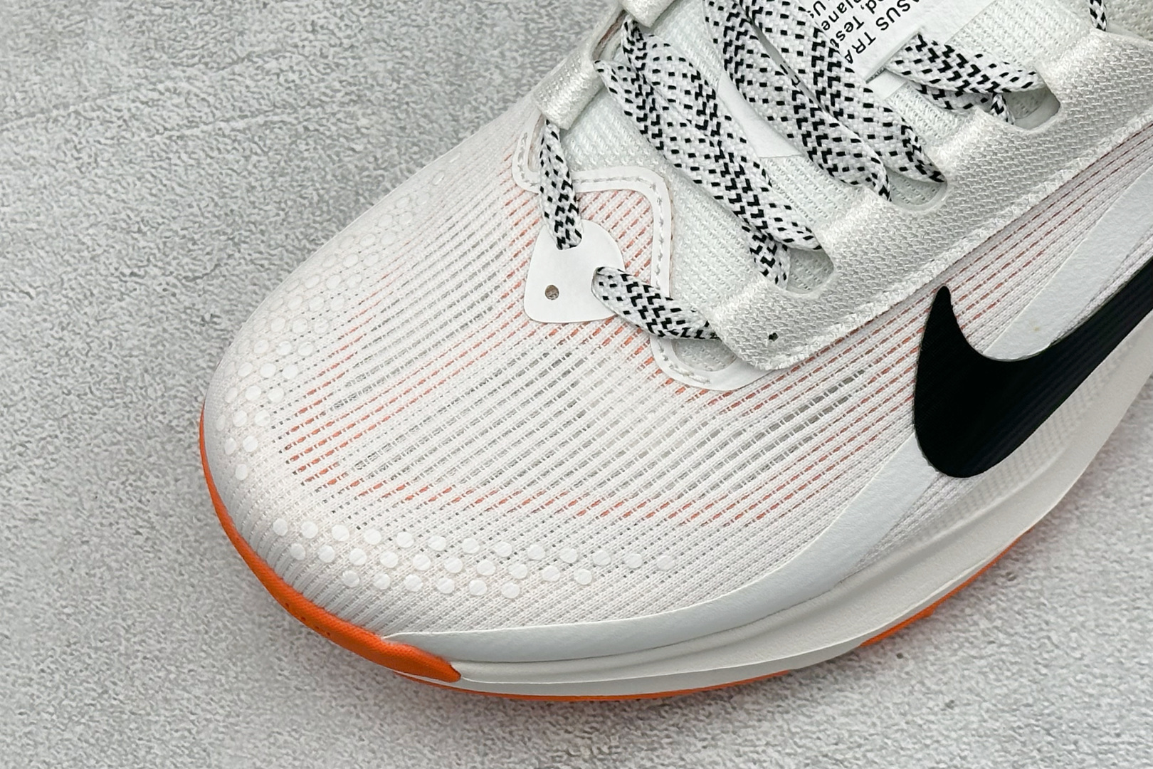 NIKE ACG PEGASUS TRAIL 网面耐磨防震跑步鞋 登月兼顾迅疾外观和稳固脚感 后跟覆面和中足动态支撑巧妙 NIKE ACG PEGASUS TRAIL 网面耐磨防震跑步鞋 登月兼顾迅疾外观和稳固脚感 后跟覆面和中足动态支撑巧妙