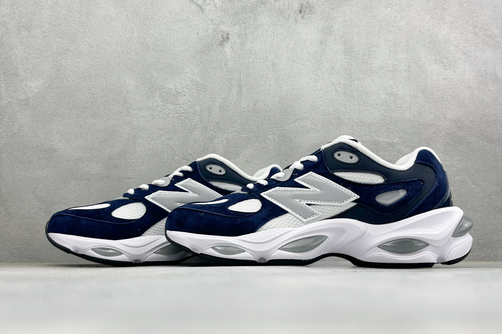 TG版New Balance 983系列 新百伦 复古休闲运动慢跑鞋 货号: U983ND Size: 36 37 37 TG版New Balance 983系列 新百伦 复古休闲运动慢跑鞋 货号: U983ND Size: 36 37 37