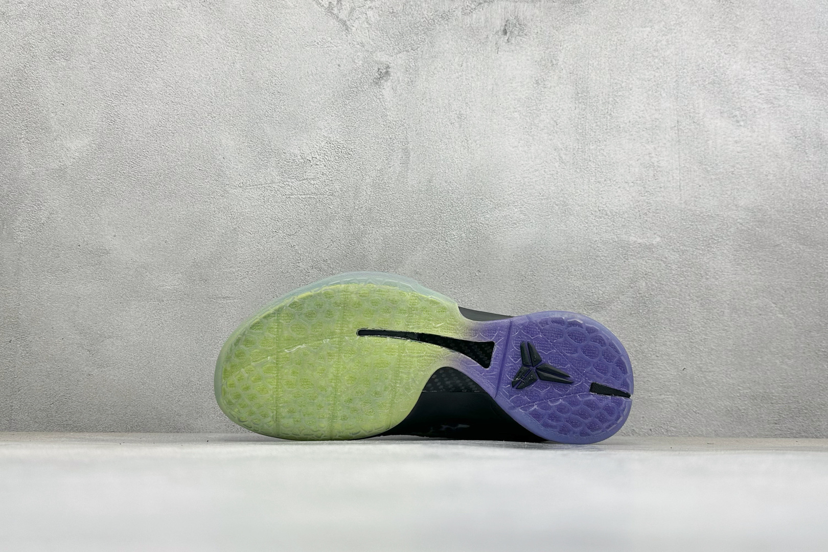 CK版Nike Kobe VI Protro 6 科比6代 男子实战篮球鞋 货号:IO6261-001 尺码:39 40 CK版Nike Kobe VI Protro 6 科比6代 男子实战篮球鞋 货号:IO6261-001 尺码:39 40