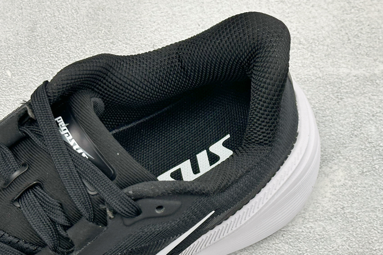 HY版Nike Air Zoom Pegasus 42 耐克网面透气轻便耐磨跑鞋 货号：IB1881-001 尺码：36