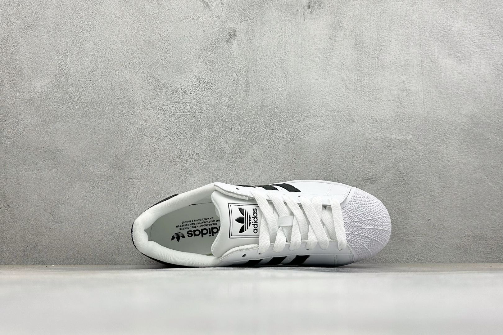 Adidas Originals SUPERSTAR W 贝壳头系列 三叶草低帮经典百搭休闲运动板鞋 货号：IH8659