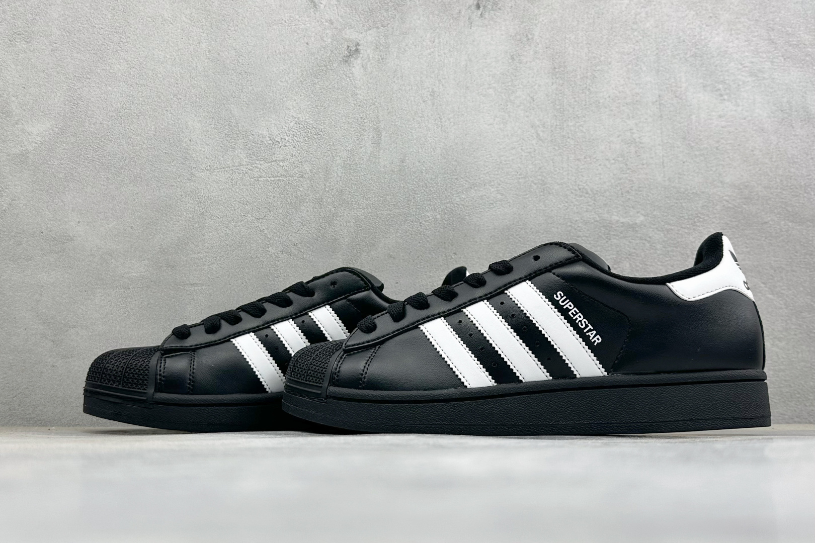 Adidas Originals SUPERSTAR W 贝壳头系列 三叶草低帮经典百搭休闲运动板鞋 货号：JI0079