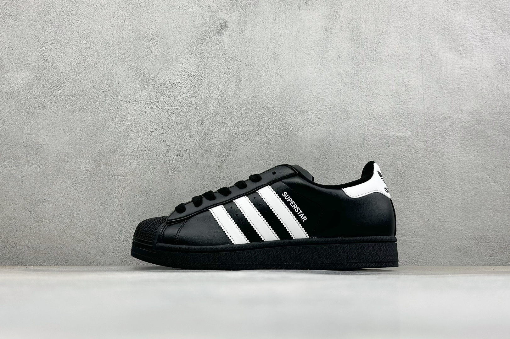Adidas Originals SUPERSTAR W 贝壳头系列 三叶草低帮经典百搭休闲运动板鞋 货号：JI0079