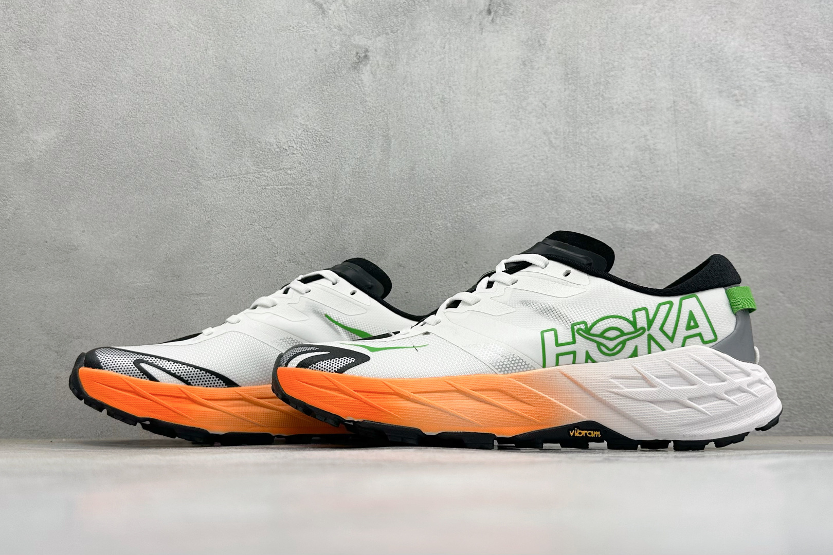 HOKA ONE ONE SPEEDGOAT 7 舒适百搭越野跑鞋 J-FRAME™M结构拥有专利认证,避免防过度内 旋 HOKA ONE ONE SPEEDGOAT 7 舒适百搭越野跑鞋 J-FRAME™M结构拥有专利认证,避免防过度内 旋