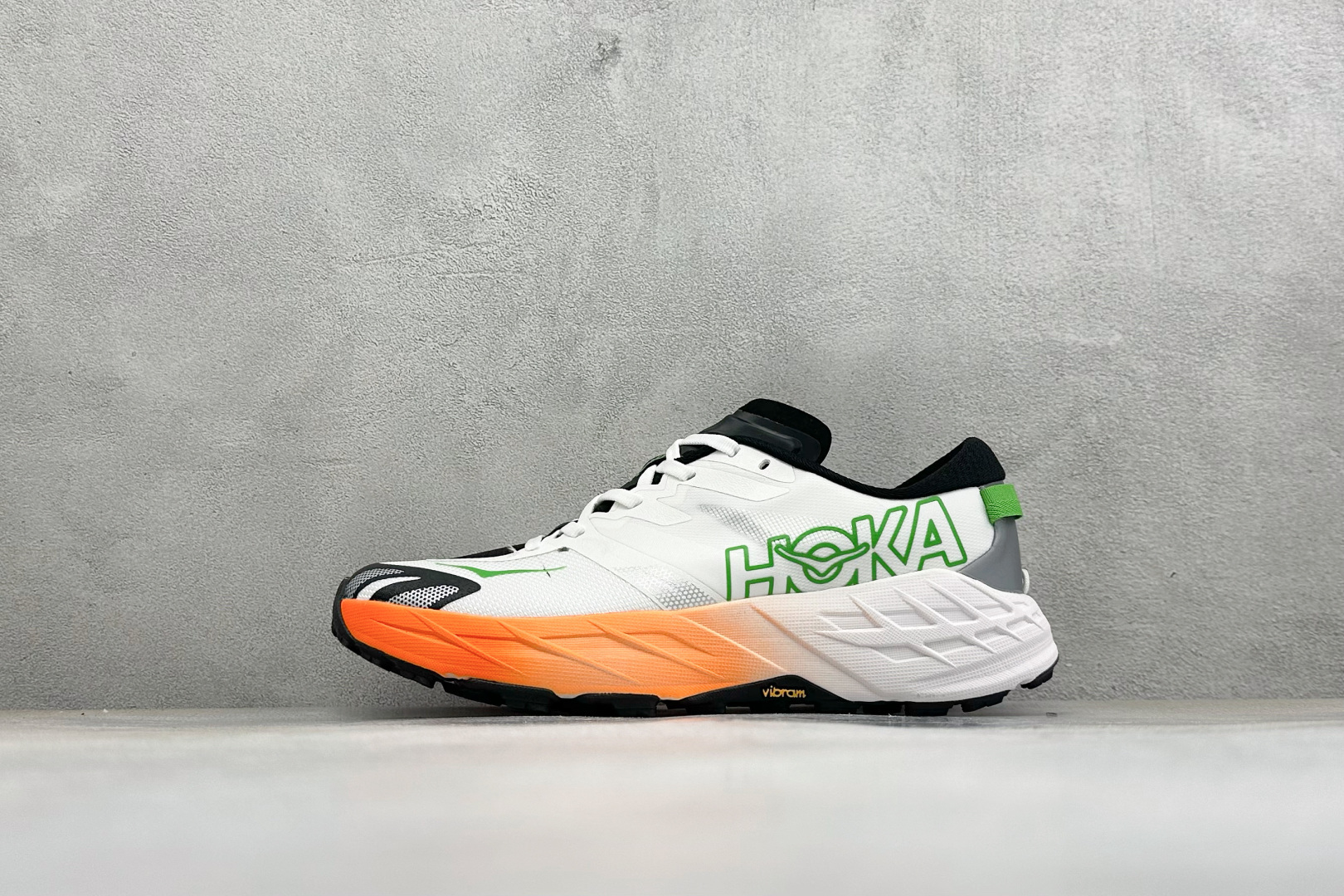 HOKA ONE ONE SPEEDGOAT 7 舒适百搭越野跑鞋 J-FRAME™M结构拥有专利认证，避免防过度内 旋