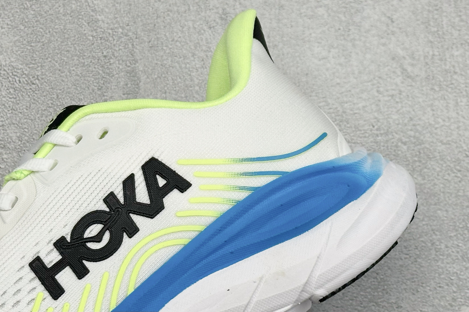 HOKA ONE ONE CLIFTON 11 轻盈缓震耐磨透气支撑 休闲跑步鞋 男女款HOKA Clifton 11专