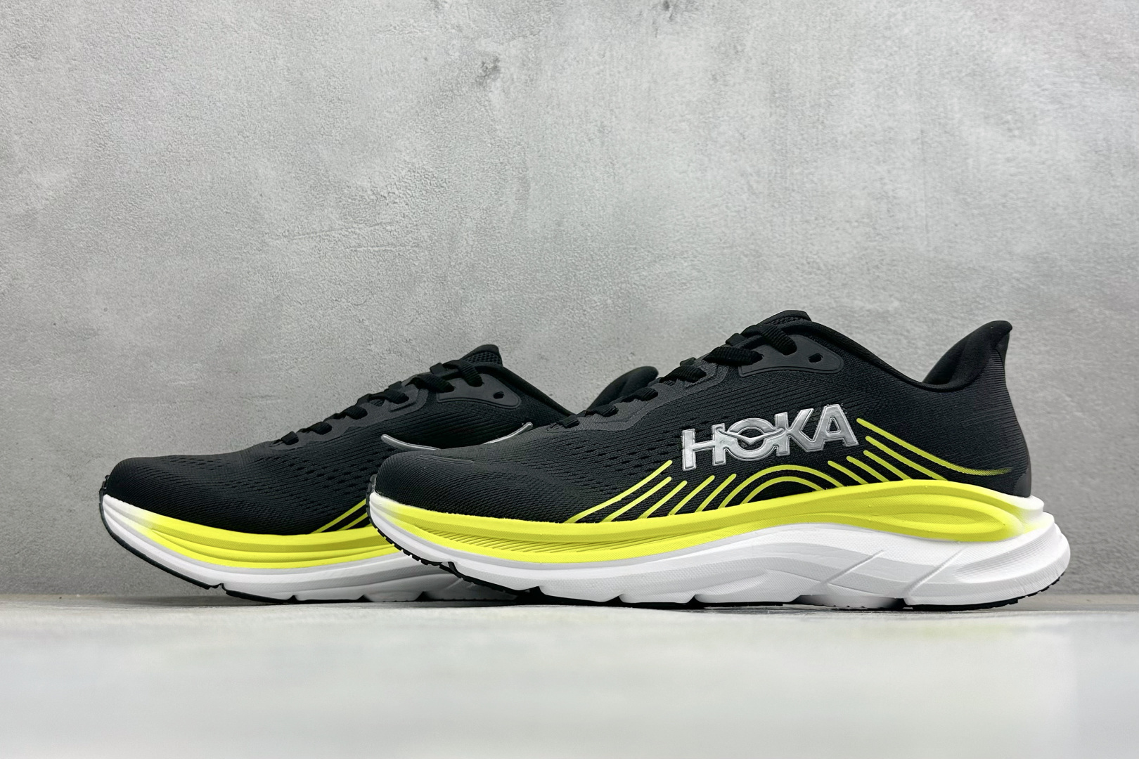 HOKA ONE ONE CLIFTON 11 轻盈缓震耐磨透气支撑 休闲跑步鞋 男女款HOKA Clifton 11专 HOKA ONE ONE CLIFTON 11 轻盈缓震耐磨透气支撑 休闲跑步鞋 男女款HOKA Clifton 11专