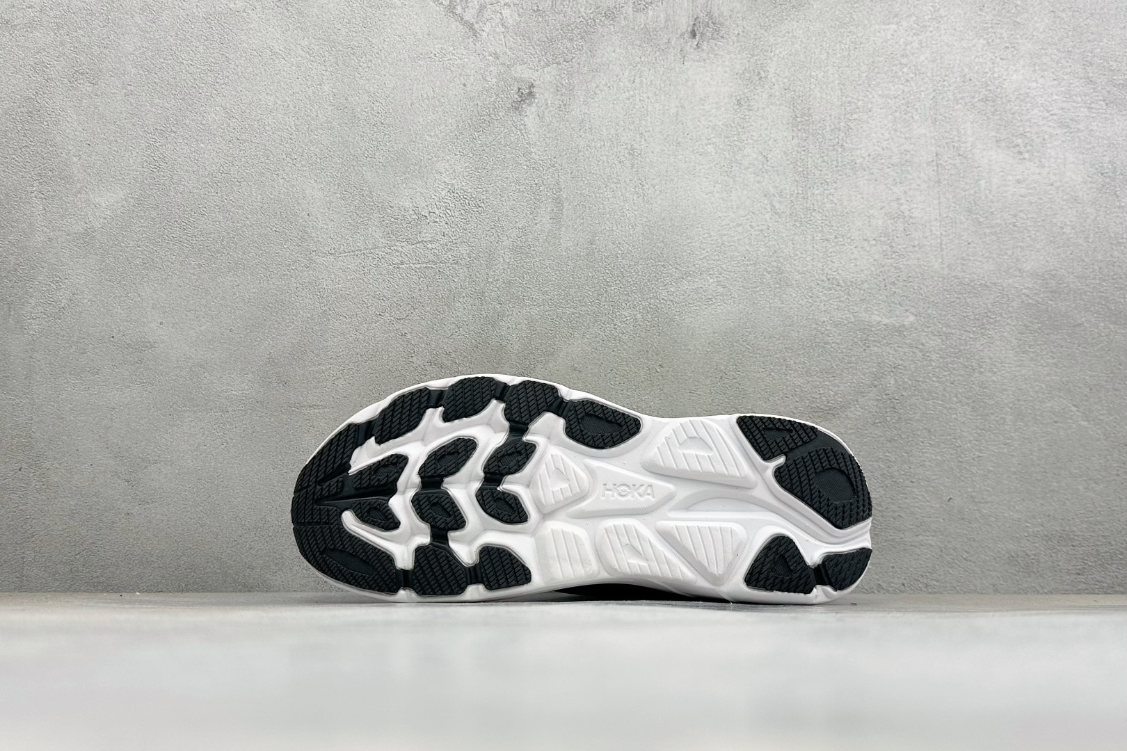 HOKA ONE ONE CLIFTON 11 轻盈缓震耐磨透气支撑 休闲跑步鞋 男女款HOKA Clifton 11专 HOKA ONE ONE CLIFTON 11 轻盈缓震耐磨透气支撑 休闲跑步鞋 男女款HOKA Clifton 11专