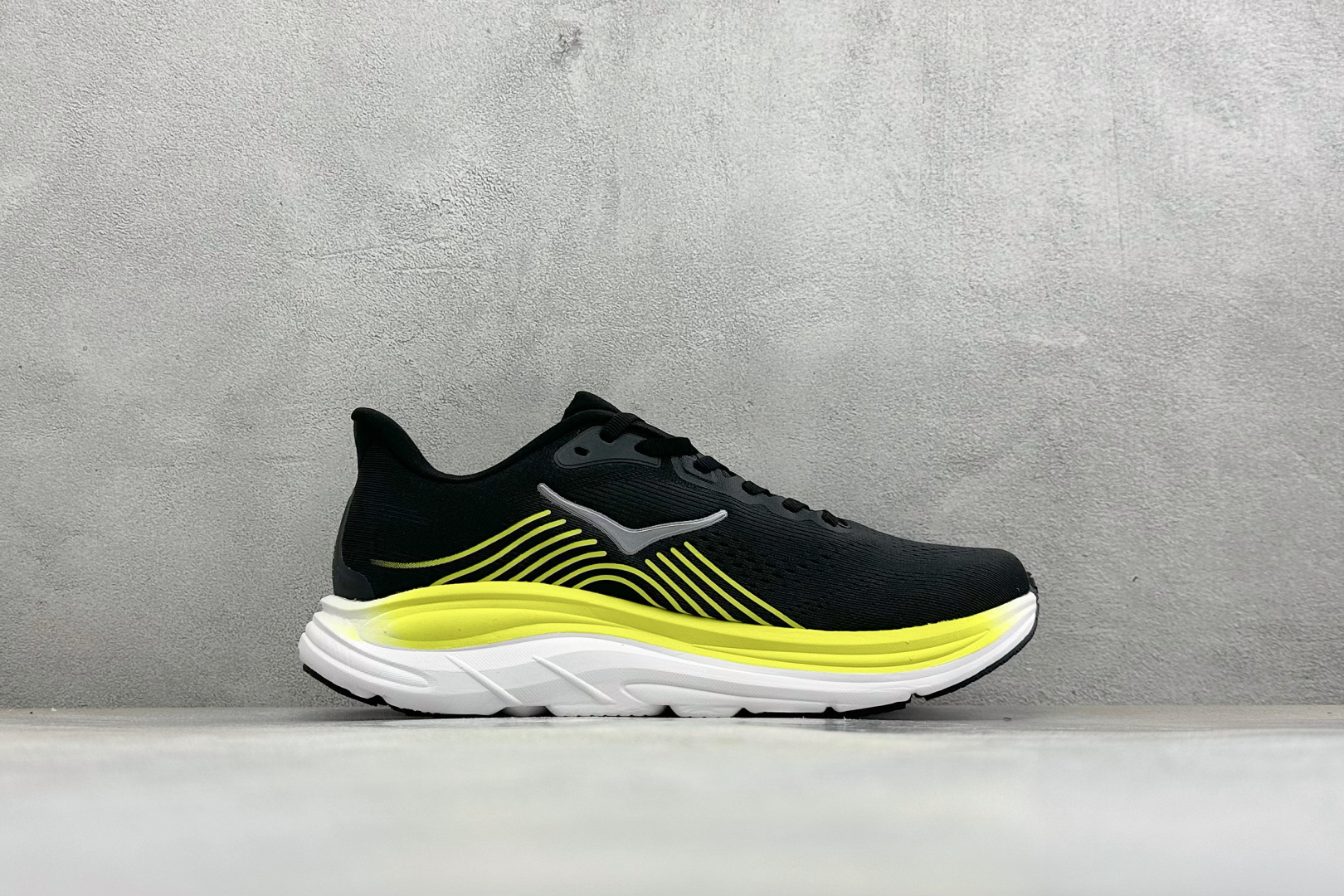 HOKA ONE ONE CLIFTON 11 轻盈缓震耐磨透气支撑 休闲跑步鞋 男女款HOKA Clifton 11专 HOKA ONE ONE CLIFTON 11 轻盈缓震耐磨透气支撑 休闲跑步鞋 男女款HOKA Clifton 11专